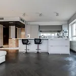 Black Pearl - Amazing View, 130 Sqm