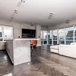 Black Pearl - Amazing View, 130 Sqm Lägenhet Warszawa