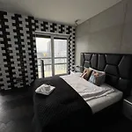 Black Pearl - Amazing View, 130 Sqm Lägenhet Warszawa