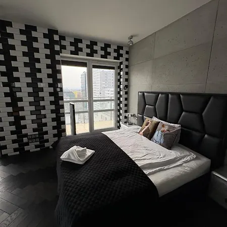 Black Pearl - Amazing View, 130 Sqm Apartamento Varsovia