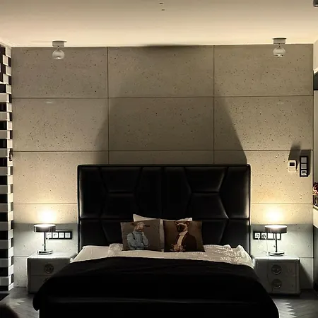 Black Pearl - Amazing View, 130 Sqm Apartamento Varsovia