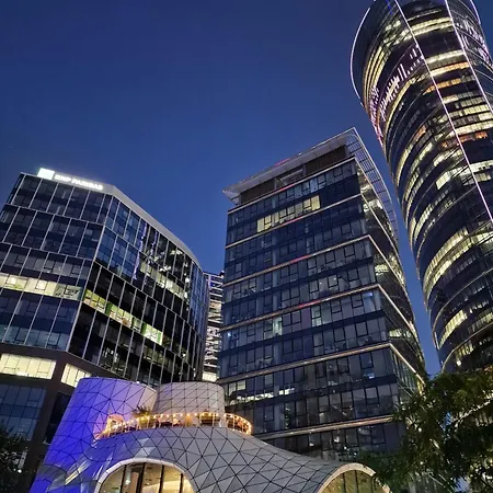 Black Pearl - Amazing View, 130 Sqm דירה ורשה