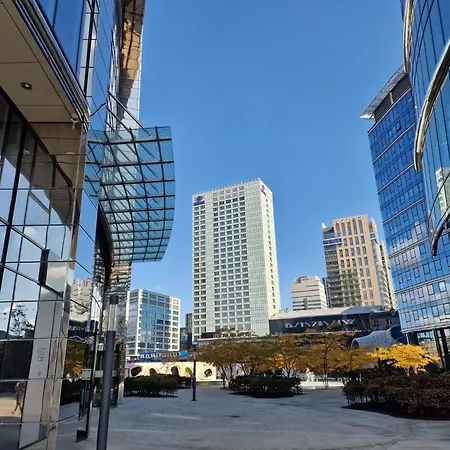 Black Pearl - Amazing View, 130 Sqm Apartment Warsaw