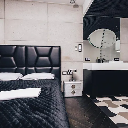 Black Pearl - Amazing View, 130 Sqm Apartment Warsaw