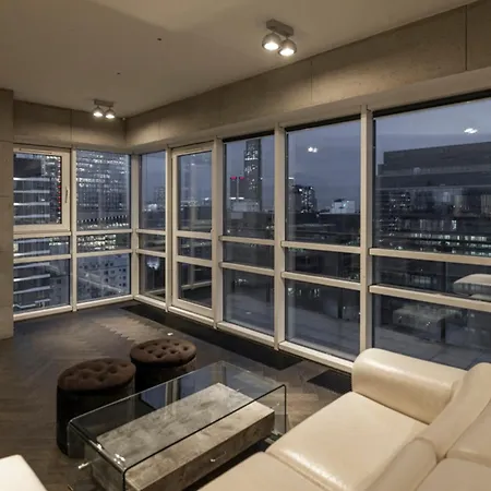 דירה Black Pearl - Amazing View, 130 Sqm ורשה