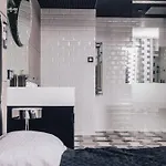 Black Pearl - Amazing View, 130 Sqm * Varşova