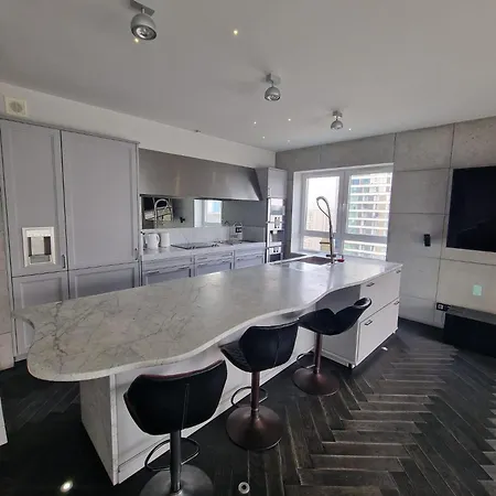 Black Pearl - Amazing View, 130 Sqm Βαρσοβία
