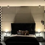 Black Pearl - Amazing View, 130 Sqm Apartment Warschau